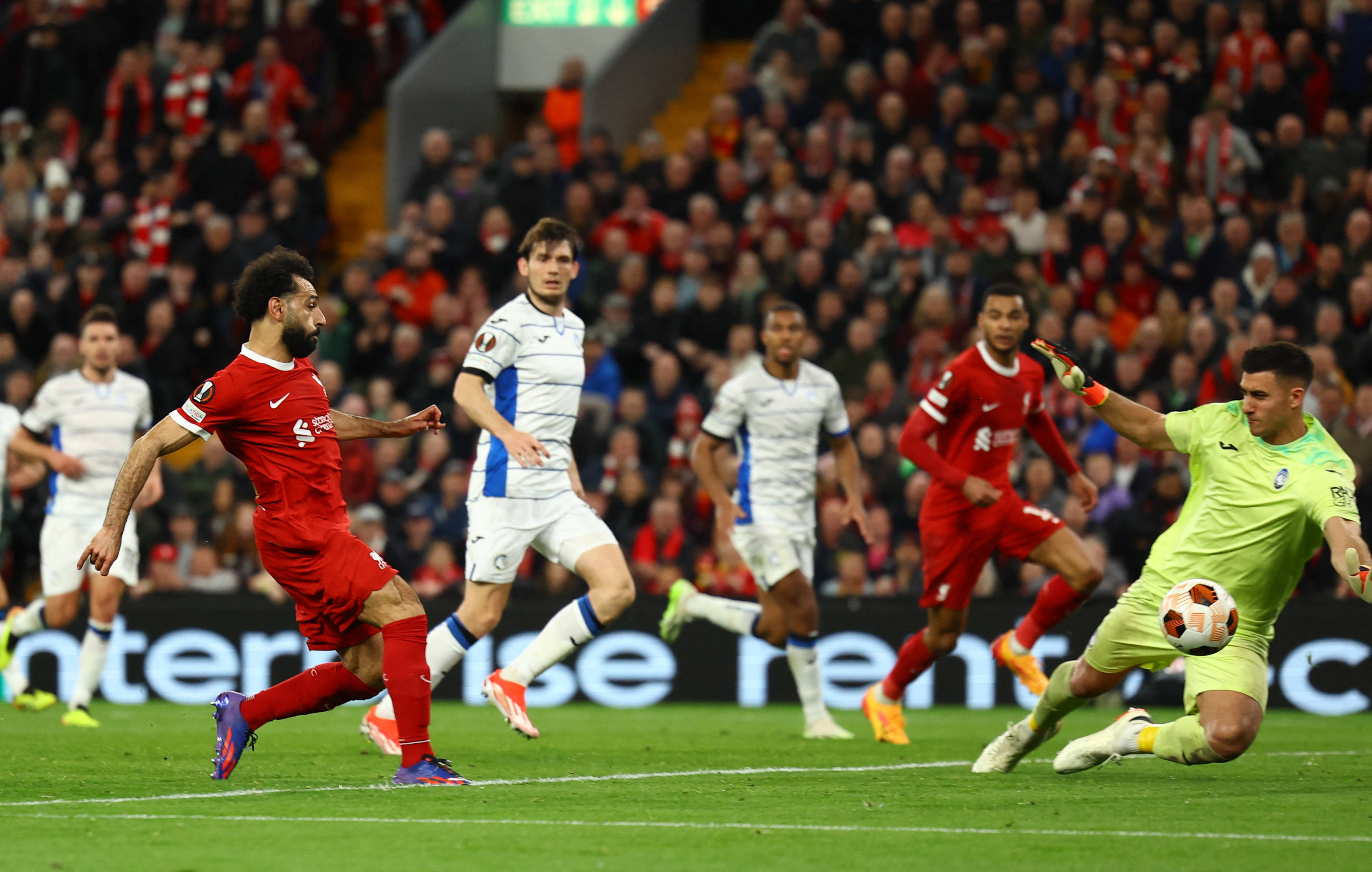 模拟器试玩-关于利物浦主场获胜，逼近英超前四名的信息