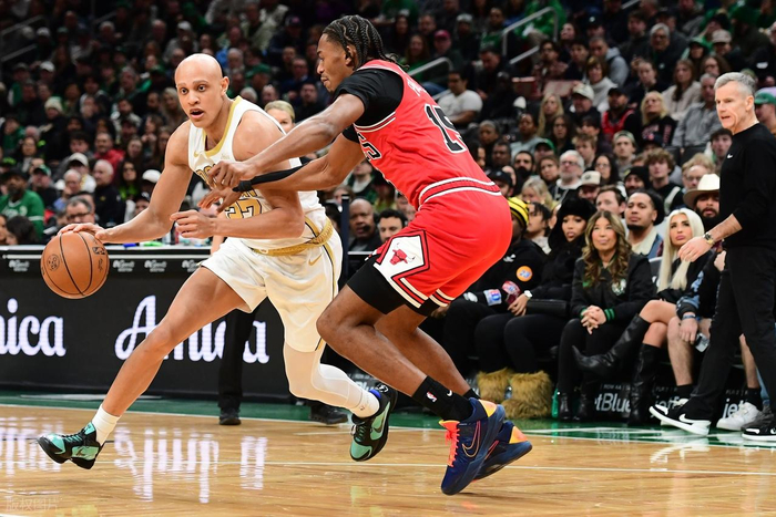 游戏平台-NBA季后赛黑马崭露头角！公牛乐得大胜的简单介绍