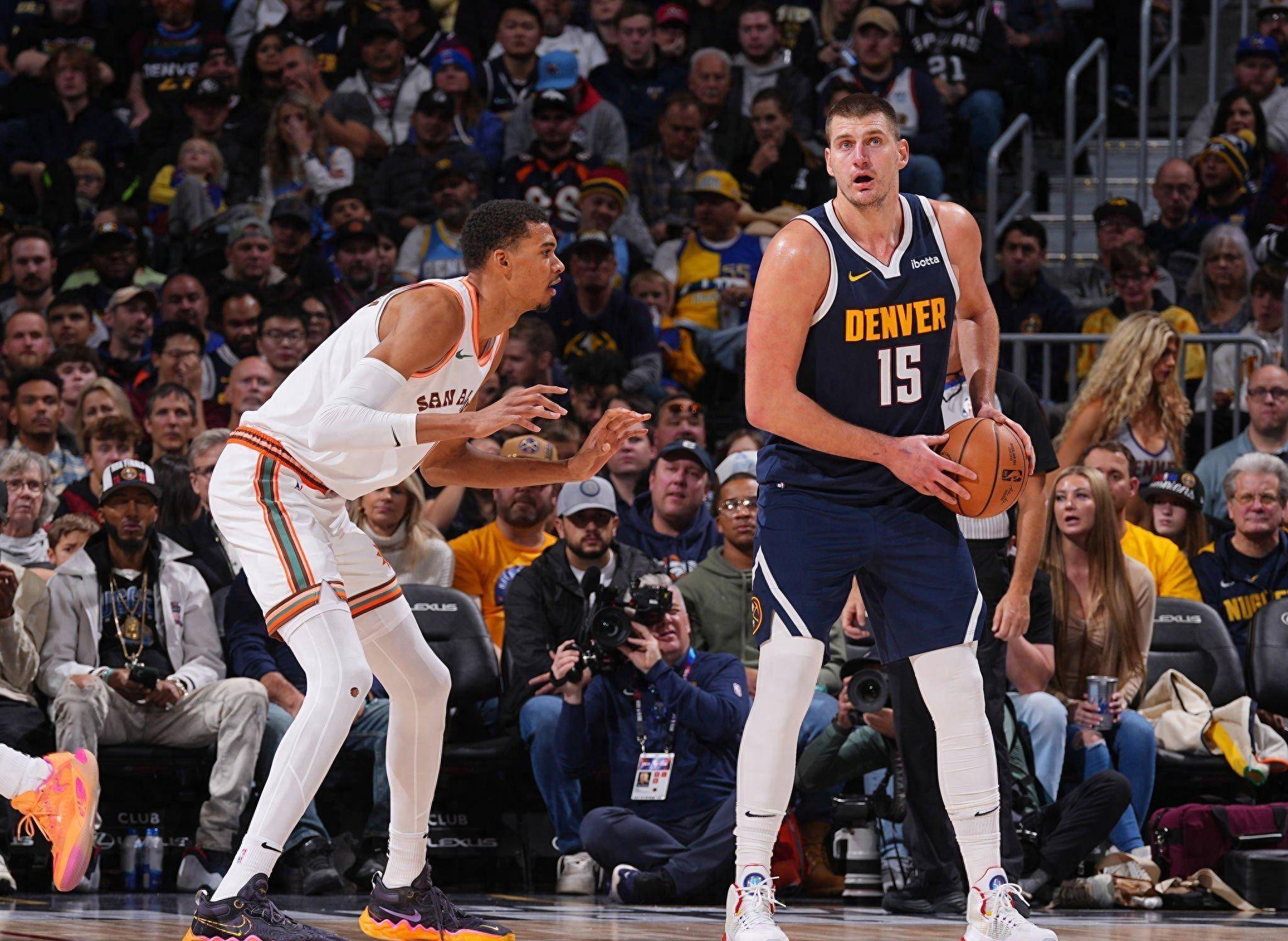 C7娱乐官网网页版-马刺大将遭遇恶意犯规球迷展开抗议行动的简单介绍